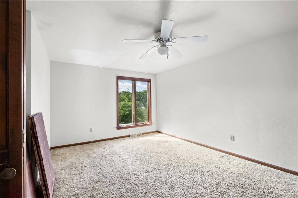 1003 Beacon Way Pittsburgh, PA 15241 - Photo 28 of 45 an empty room with windows