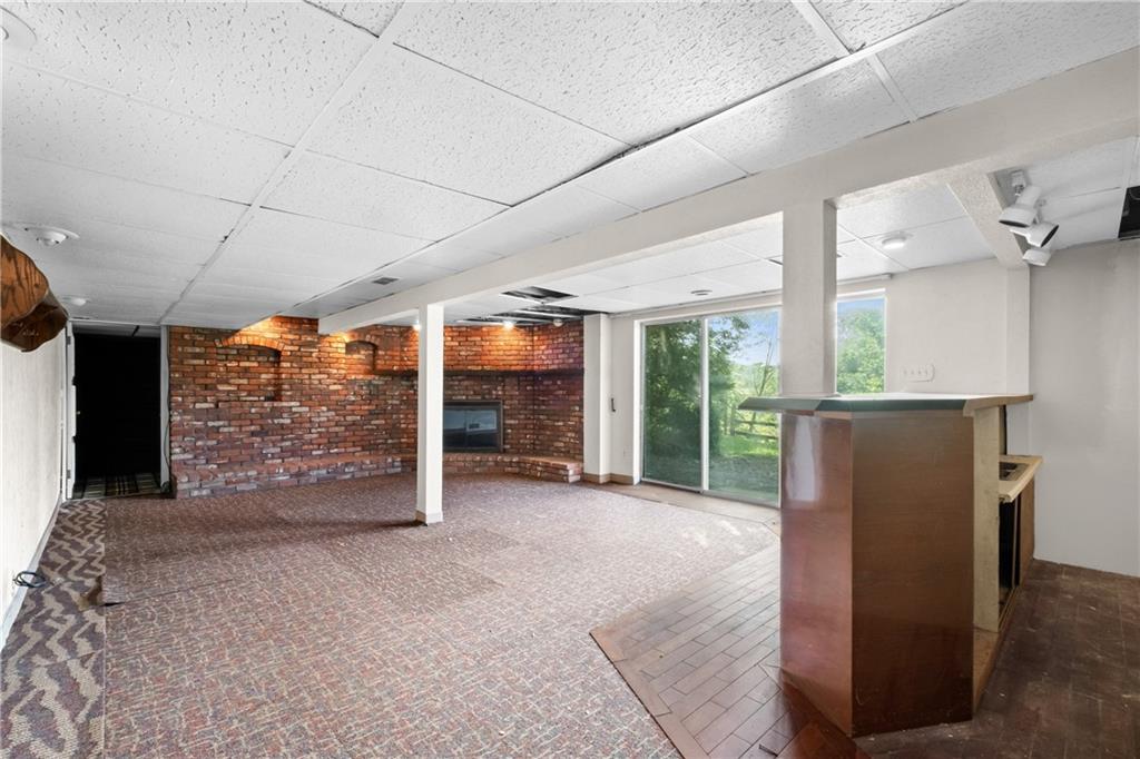 1003 Beacon Way Pittsburgh, PA 15241 - Photo 34 of 45 a view of a big room with large windows