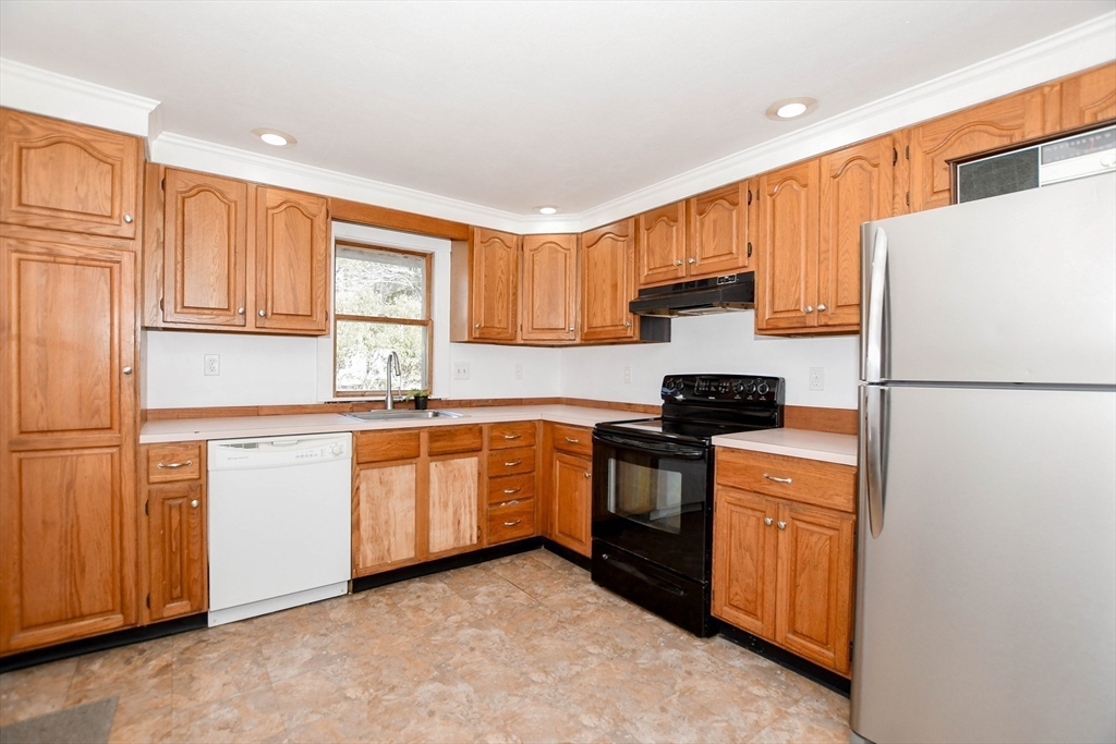 5 Hermitage Road Marion, MA 02738 - Photo 4 of 36