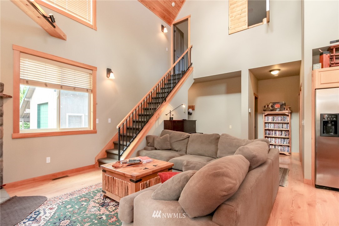 6040 Westside Road Cle Elum, WA 98922 - Photo 3 of 25 Gallery Image 3
