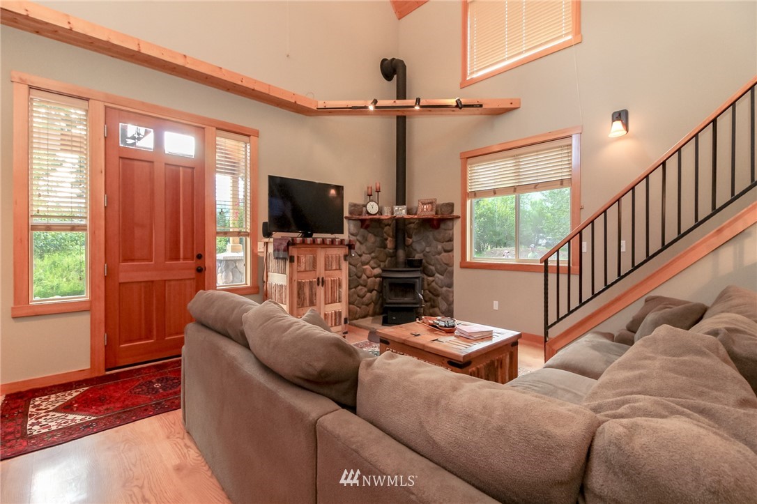 6040 Westside Road Cle Elum, WA 98922 - Photo 4 of 25 Gallery Image 4