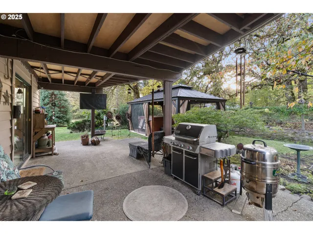 a view of a storage room with bicycles
