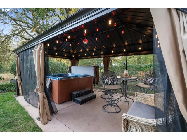 $1,099,000 | 34941 Bachelor Flat Road, St. Helens, OR 97051