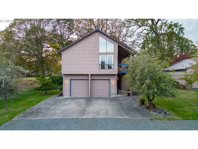 a picture of city view