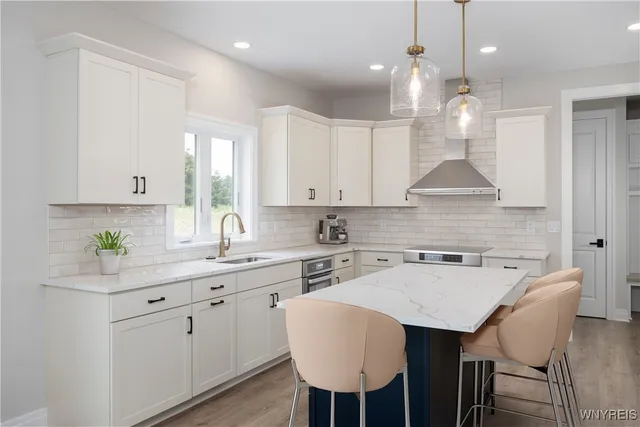 $715,900 | 5490 William Street, Lancaster, NY 14086