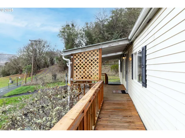 $465,000 | 835 Glengary Loop Road, Roseburg, OR 97470