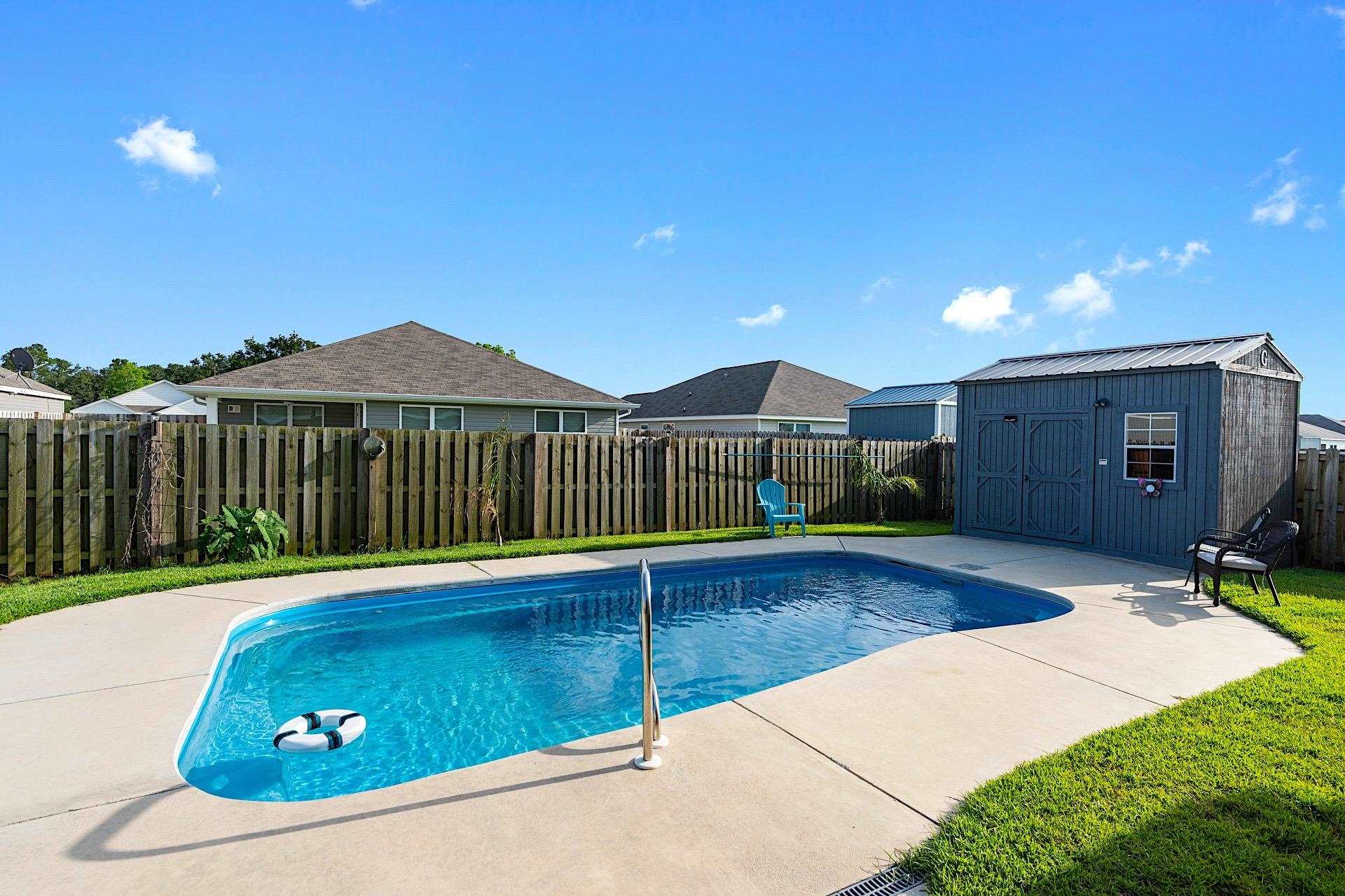 17264 Harding Drive Foley, AL 36535 - Photo 2 of 17 Fiberglass Saltwater Pool