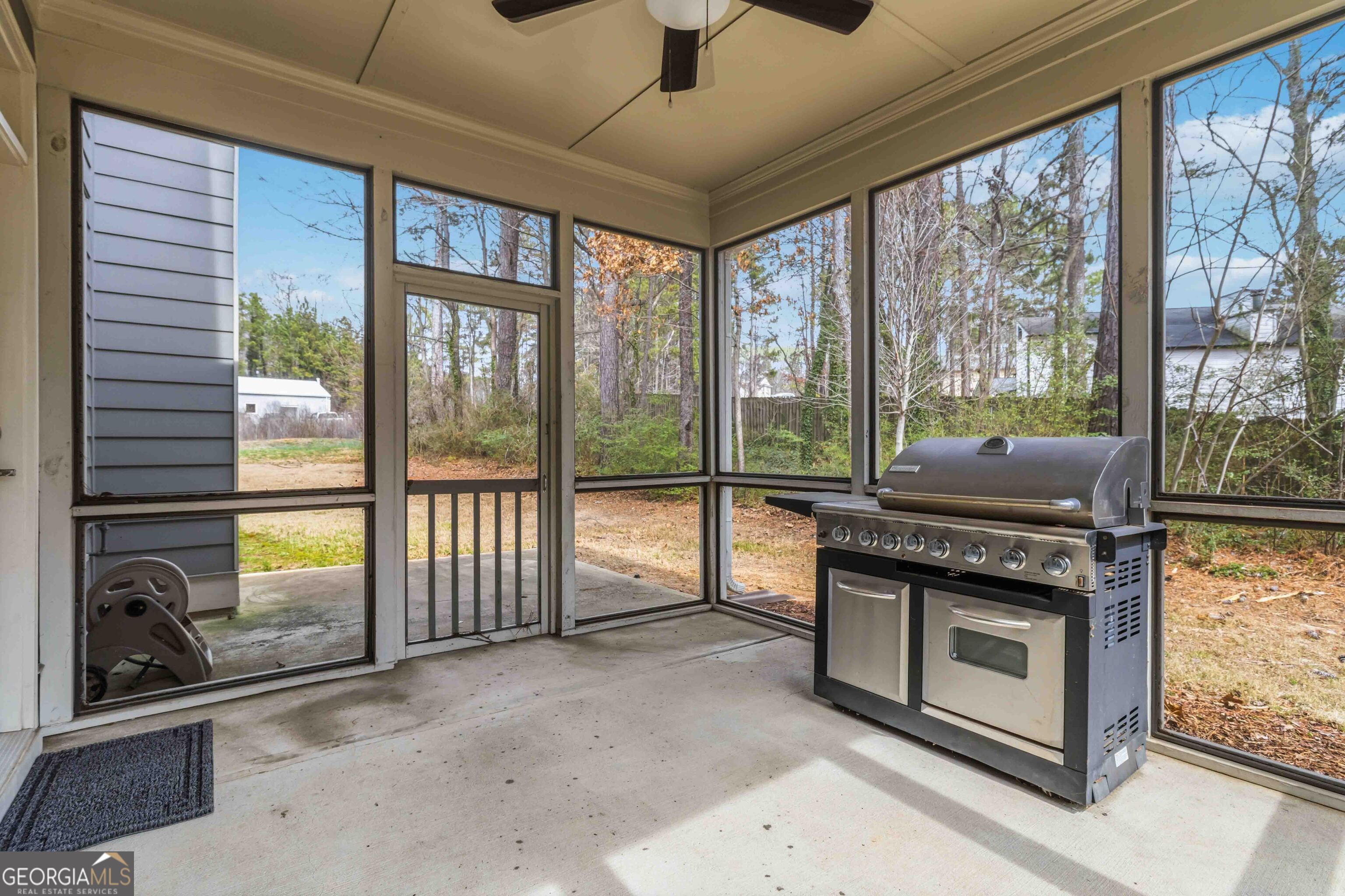 6247 Allen Ivey Road Mableton, GA 30126 - Photo 28 of 31 a kitchen with a stove top oven