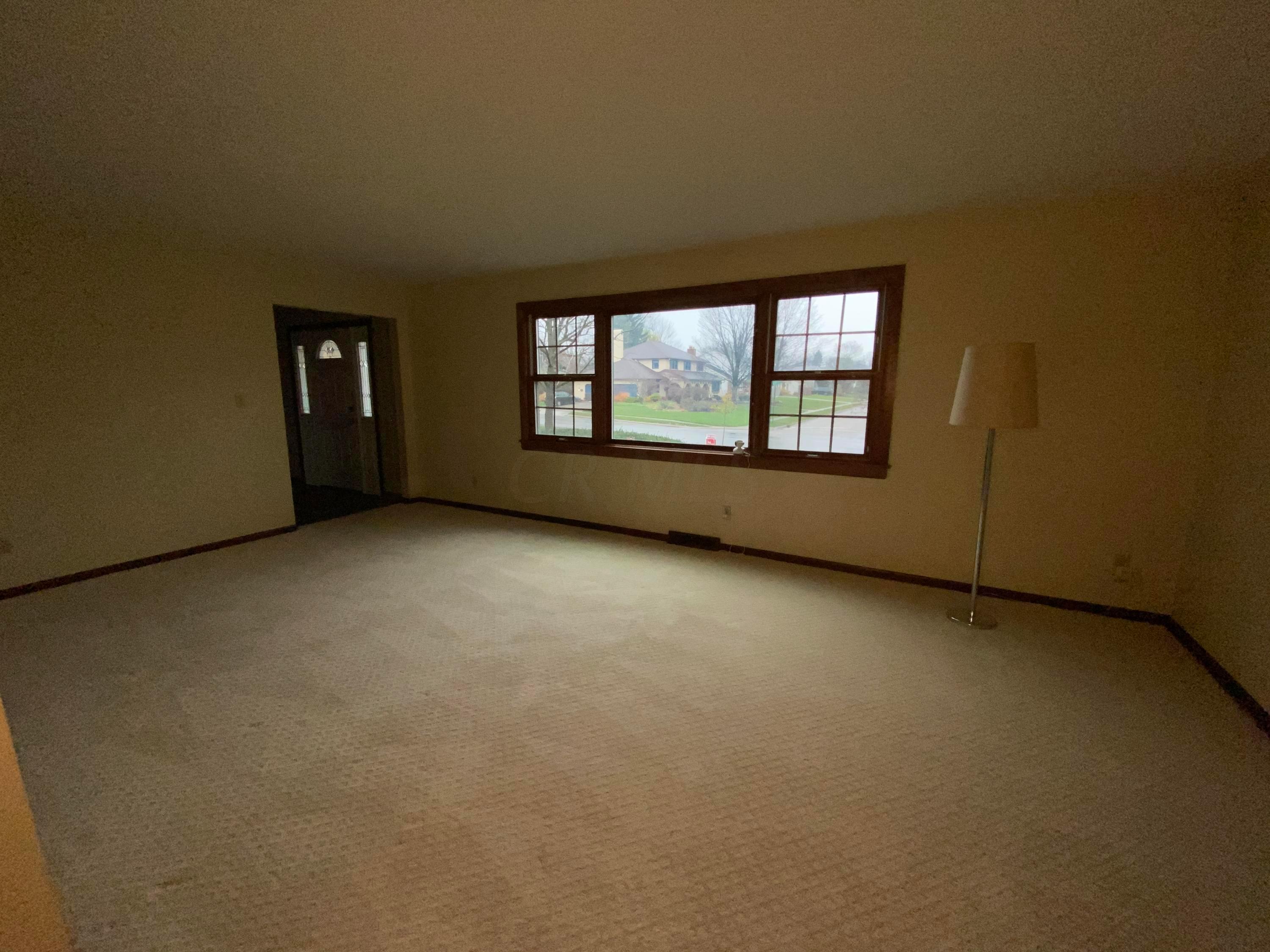 1977 Lytham Road Columbus, OH 43220 - Photo 4 of 35