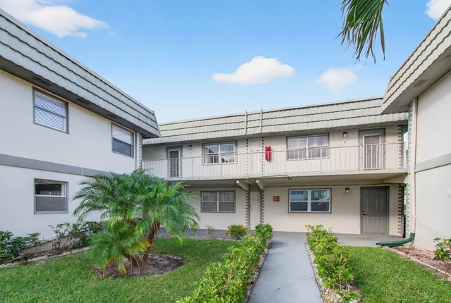 $210,000 | 185 Brittany Terrace, Delray Beach, FL 33446