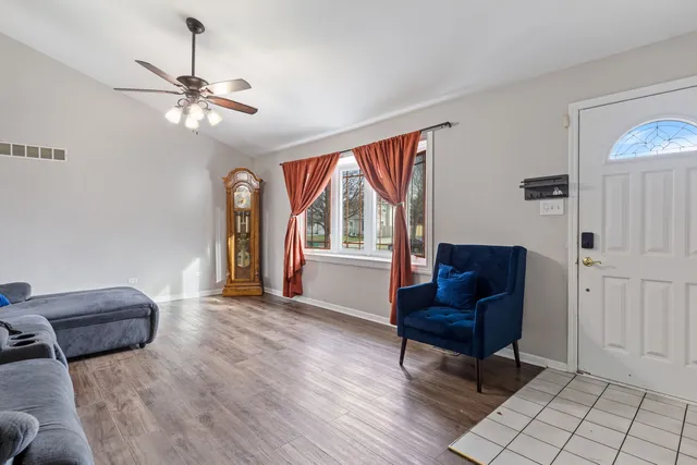 $349,000 | 3007 Art Schultz Drive, Plainfield, IL 60586