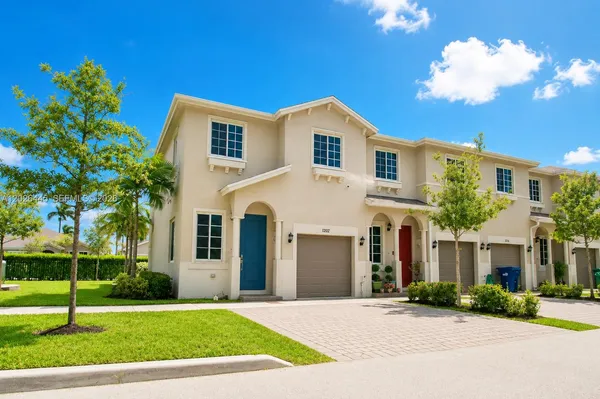 $3,750 | 1202 Northwest 208th Terrace, Unit 1202, Miami Gardens, FL 33169