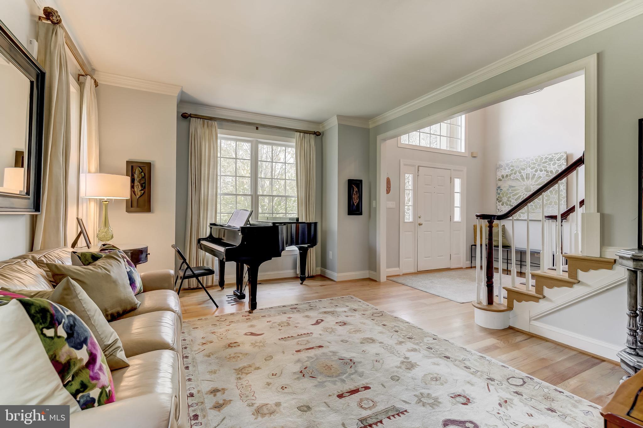 703 Malvern Avenue Towson, MD 21204 - Photo 6 of 45 Living Room