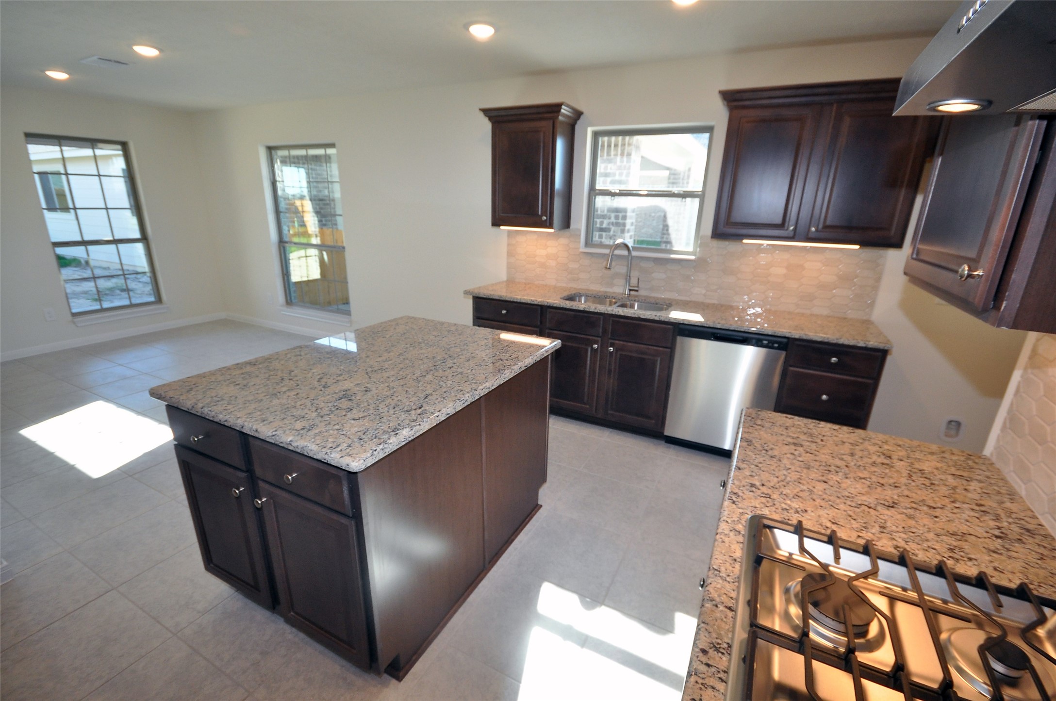 3407 Bahia Road League City, TX 77573 - Photo 10 of 46