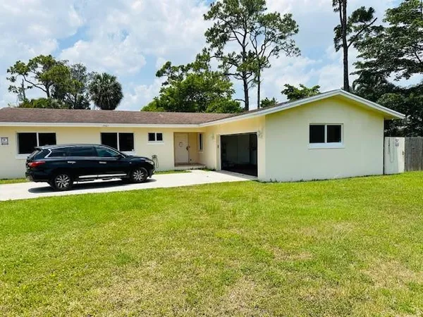 $4,500 | 3421 Helena Drive, Lake Worth, FL 33461