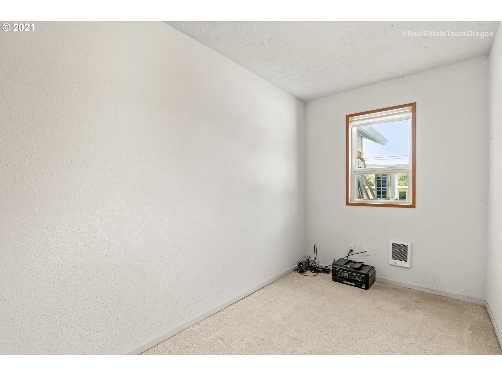 39335 Southwest Laurelwood Road Gaston, OR 97119 - Photo 23 of 32 Gallery Image 23