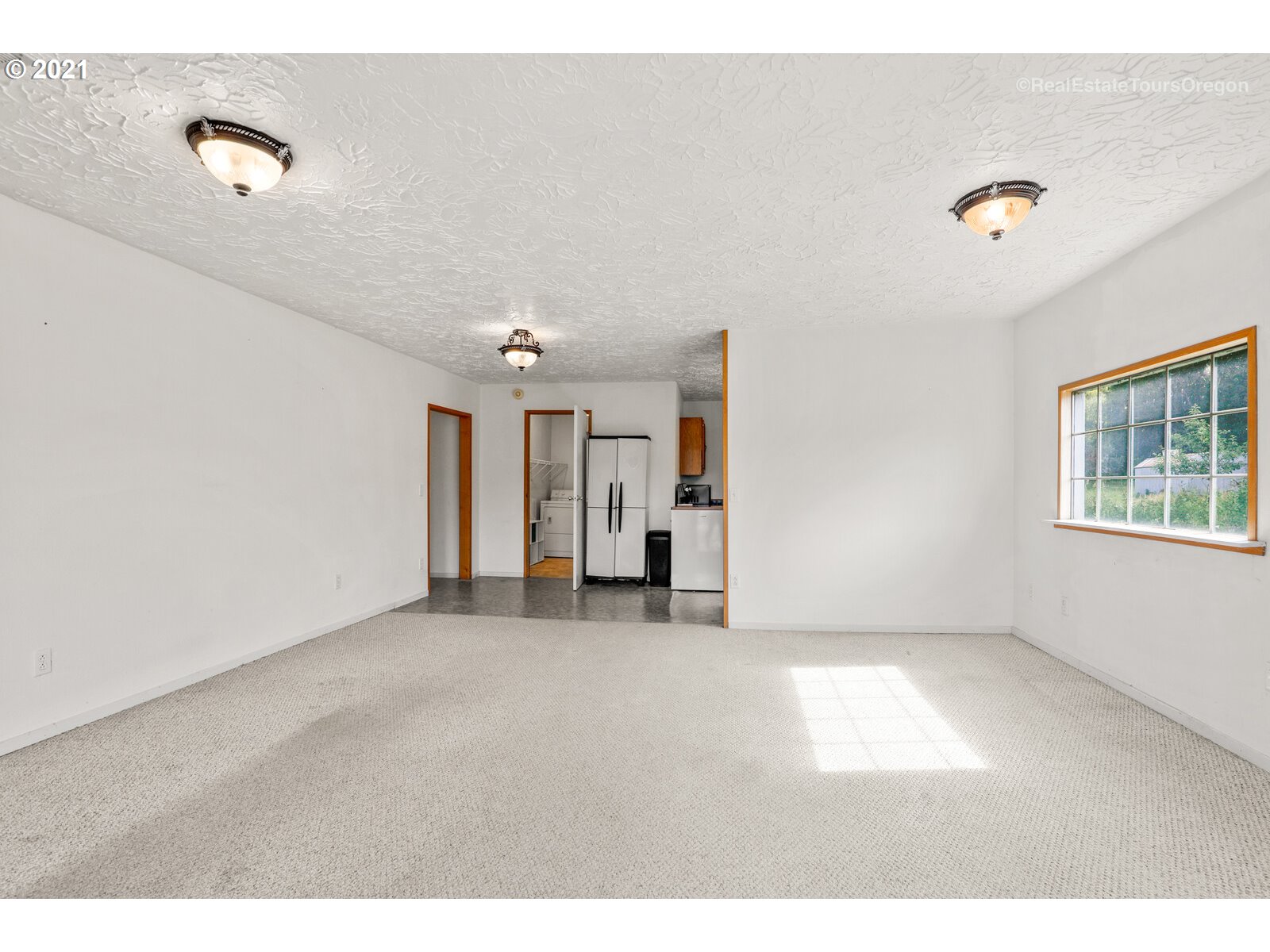 39335 Southwest Laurelwood Road Gaston, OR 97119 - Photo 3 of 32 Gallery Image 3