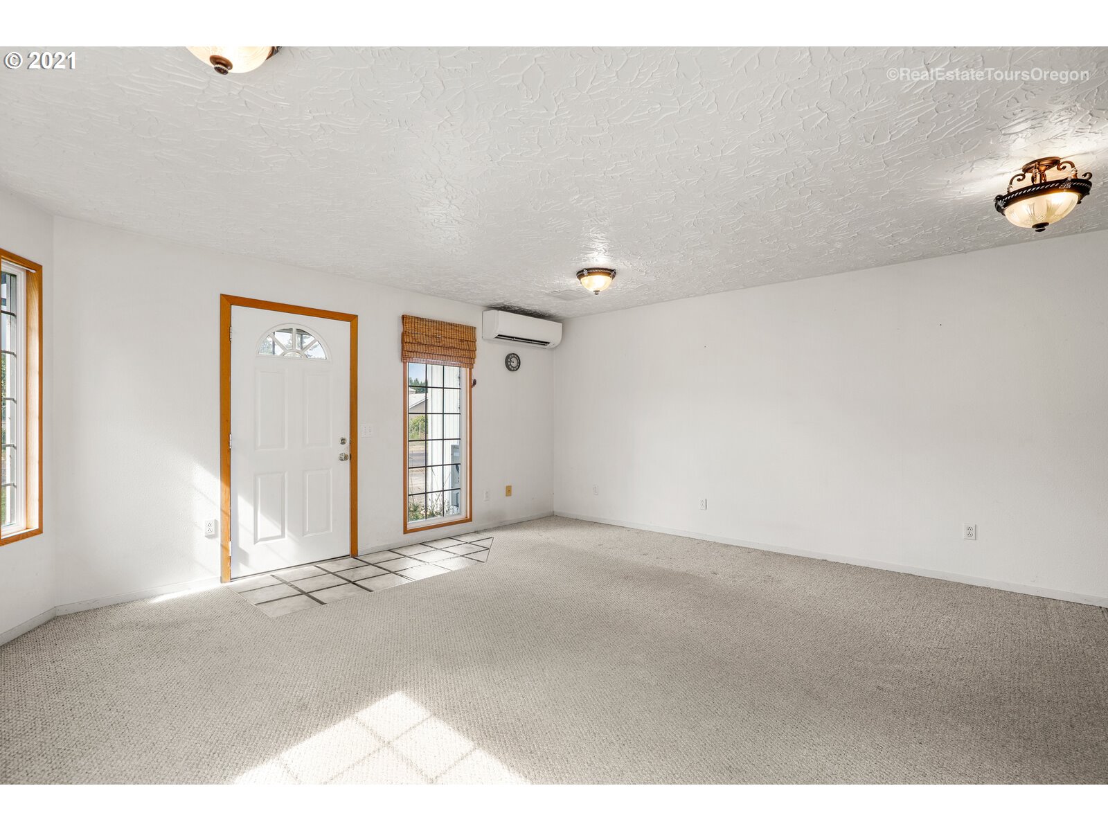 39335 Southwest Laurelwood Road Gaston, OR 97119 - Photo 5 of 32 Gallery Image 5