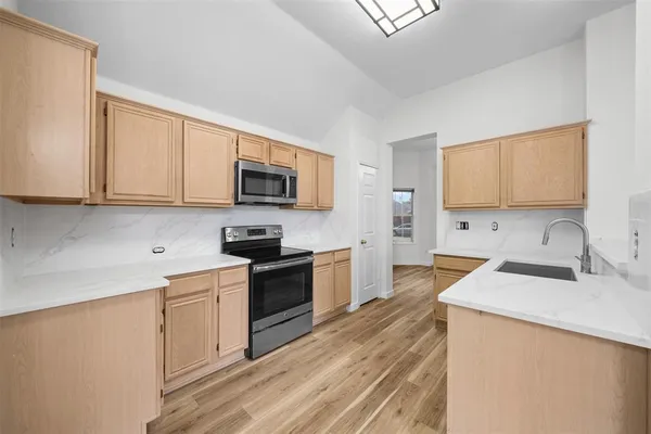 $2,600 | 3841 Pine Valley Drive, Plano, TX 75025