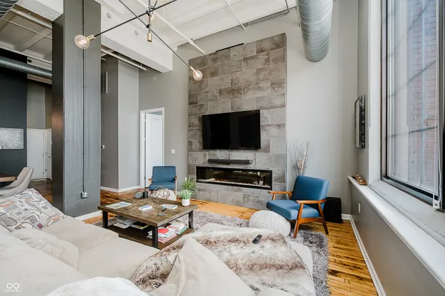 $495,000 | 624 East Walnut Street, Unit 26, Indianapolis, IN 46204