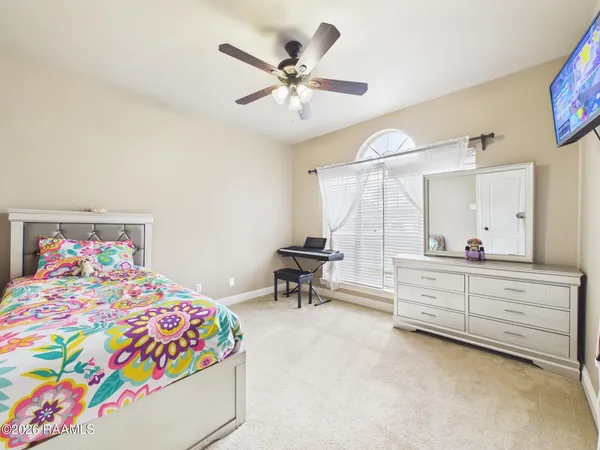 $2,400 | 430 Planters Row, Lafayette, LA 70508