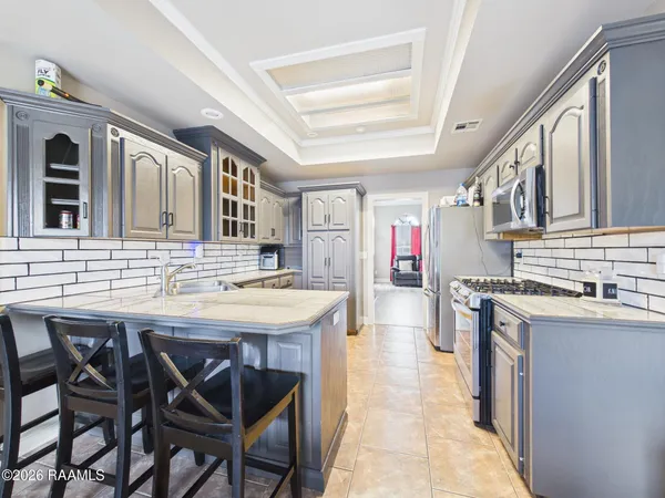 $2,400 | 430 Planters Row, Lafayette, LA 70508