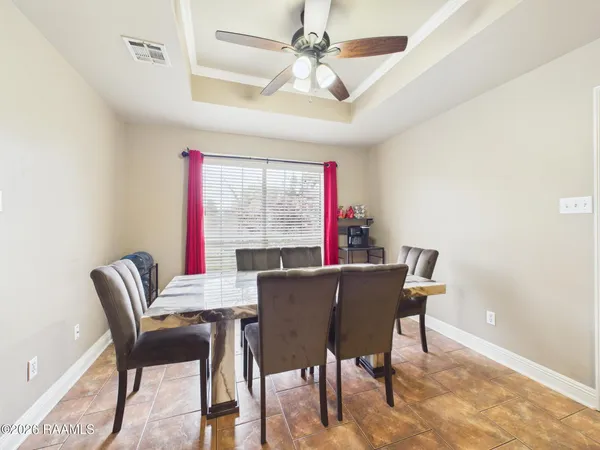 $2,400 | 430 Planters Row, Lafayette, LA 70508