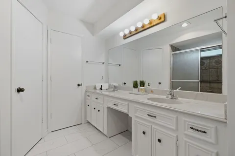 $550,000 | 9 North Havenridge Drive, The Woodlands, TX 77381