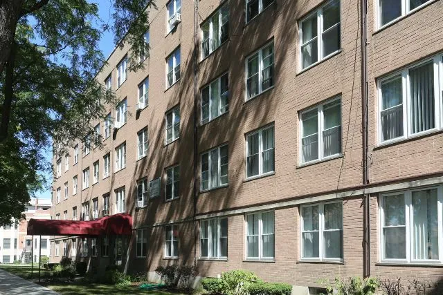 $1,295 | 7333 North Ridge Boulevard, Unit 305, Chicago, IL 60645