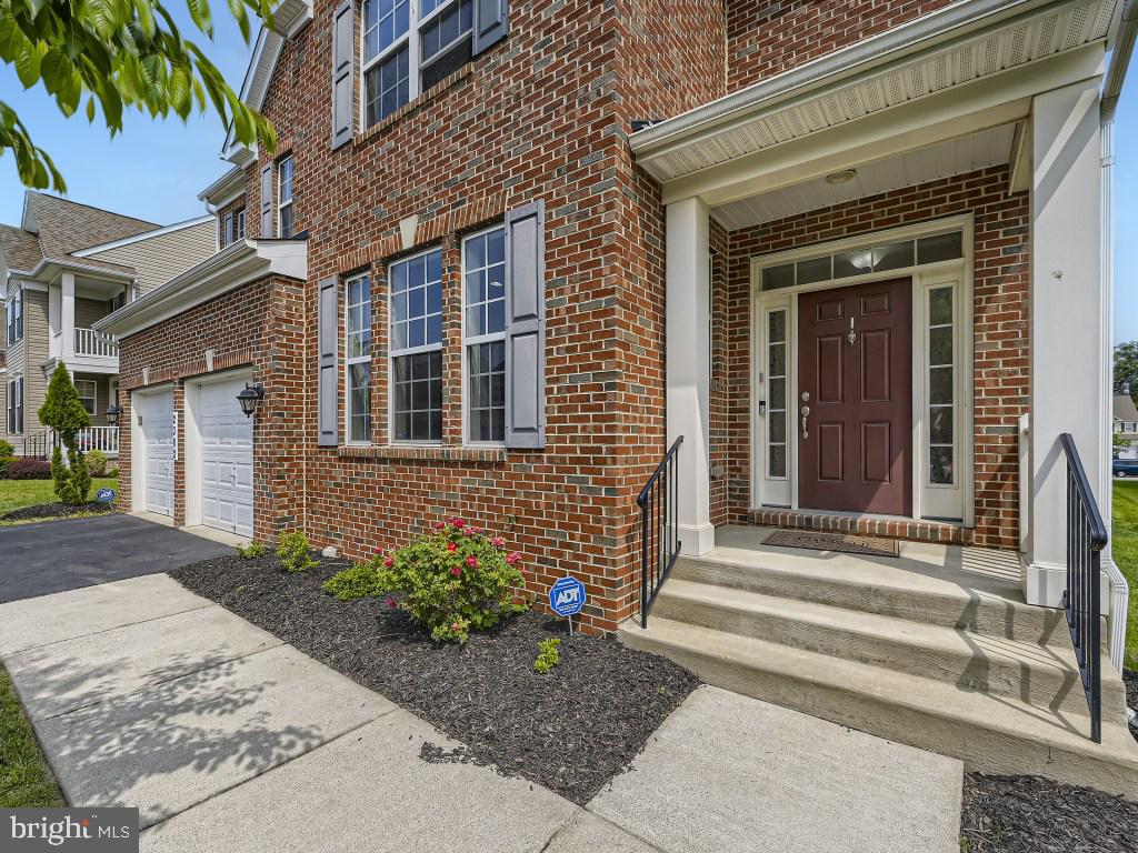 2302 Blackberry Road Baltimore, MD 21209 - Photo 3 of 34