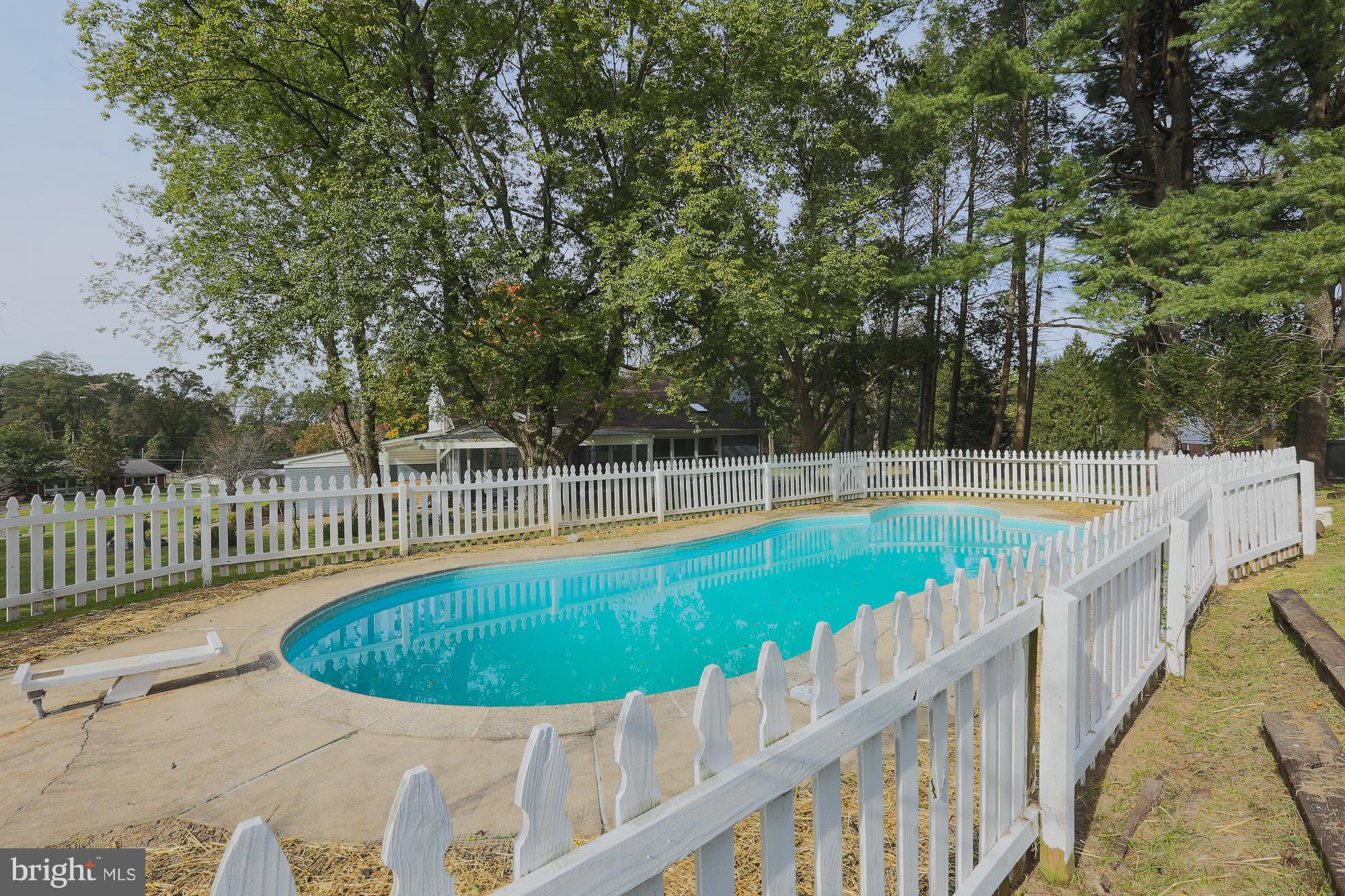 7704 Eden Roc Way Baltimore, MD 21208 - Photo 5 of 49 Gallery Image 5