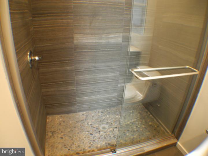 927 North 2nd Street Philadelphia, PA 19123 - Photo 5 of 9