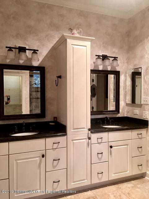 69 Silverside Road Lakewood, NJ 08701 - Photo 19 of 44 Double Vanities