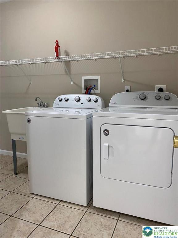 4138 Walter Road Bethlehem, PA 18020 - Photo 18 of 39 a utility room with dryer and washer