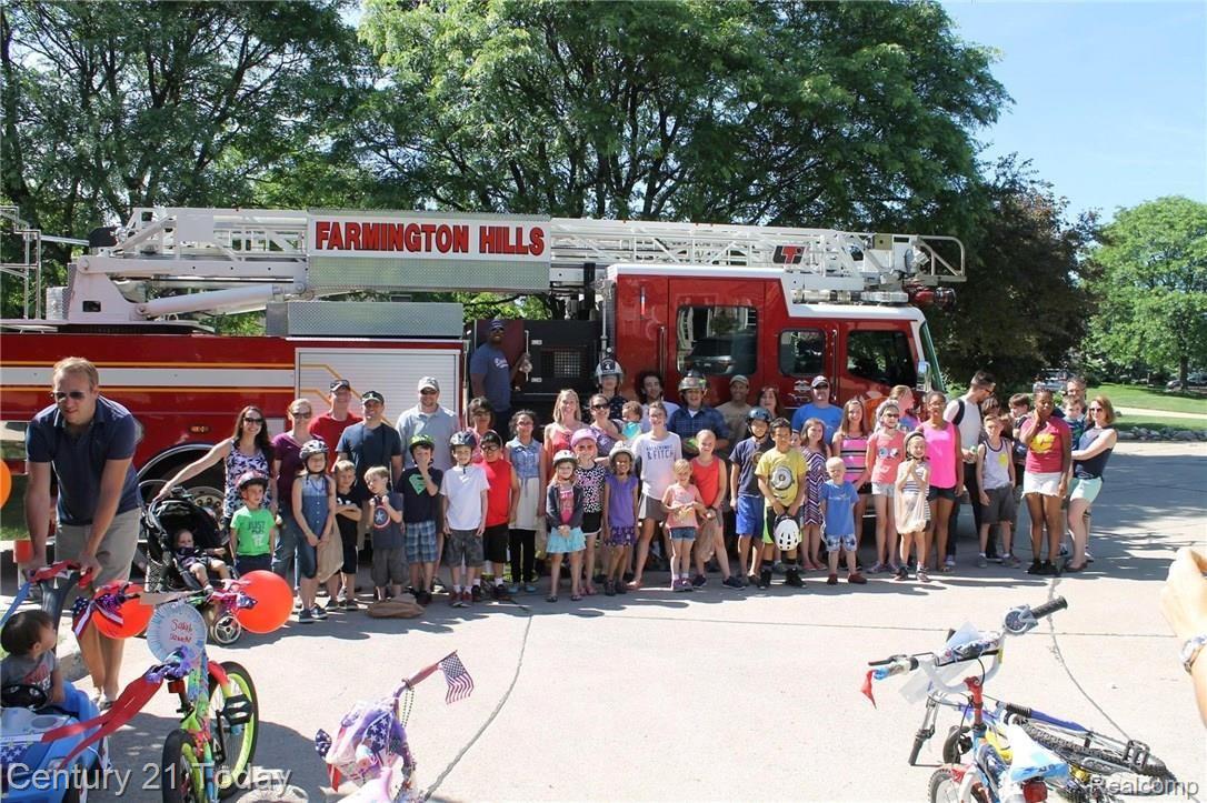 25869 Rutledge Crossing Farmington, MI 48335 - Photo 18 of 18 Independence Hills Picnic