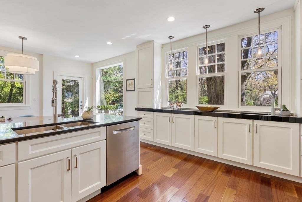 51 Montvale Crescent Newton, MA 02459 - Photo 11 of 39