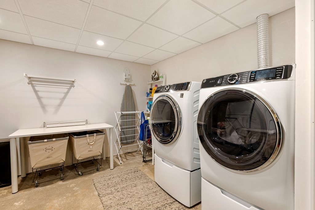 51 Montvale Crescent Newton, MA 02459 - Photo 29 of 39