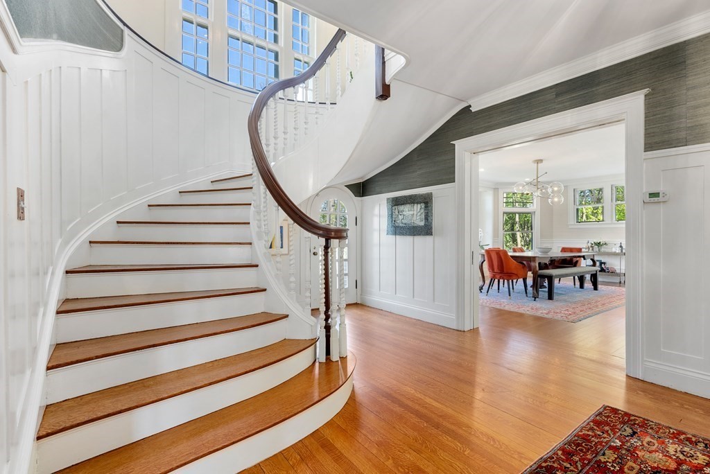 51 Montvale Crescent Newton, MA 02459 - Photo 3 of 39