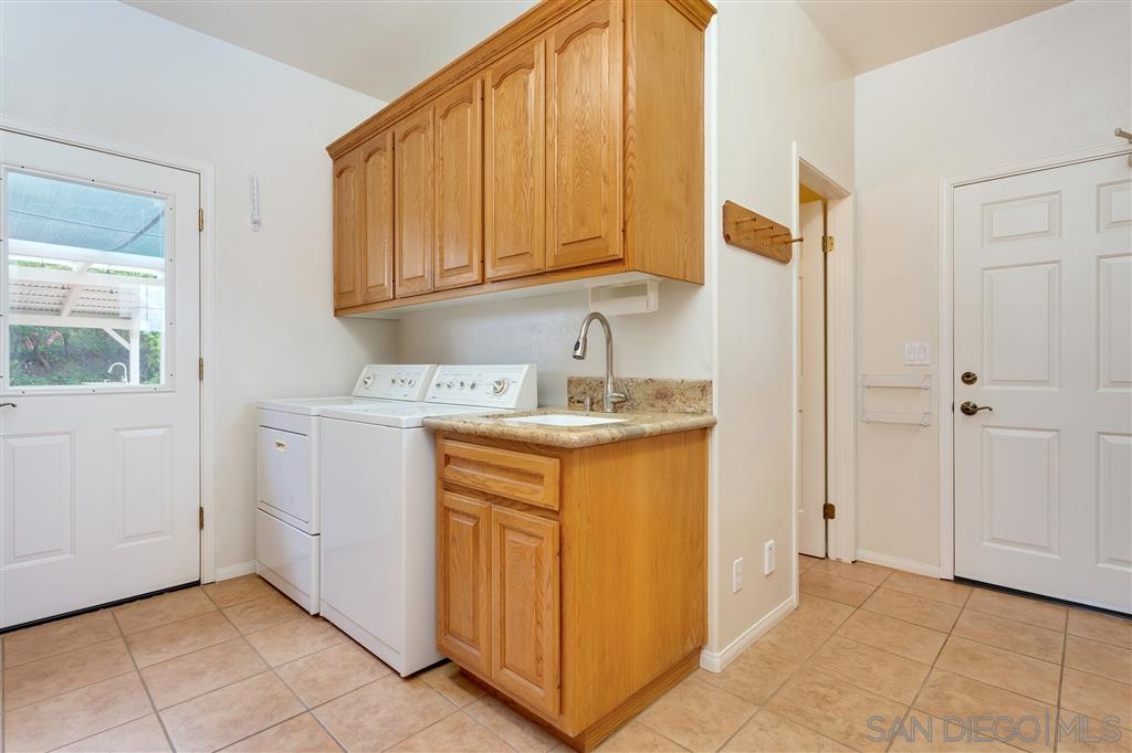 10178-76 Lilac Ridge Road Escondido, CA 92026 - Photo 17 of 25