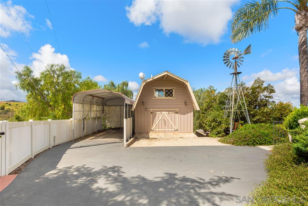 10178-76 Lilac Ridge Road Escondido, CA 92026 - Photo 23 of 25