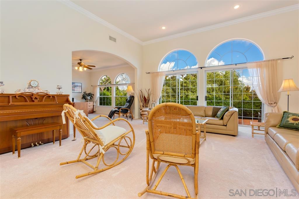 10178-76 Lilac Ridge Road Escondido, CA 92026 - Photo 7 of 25