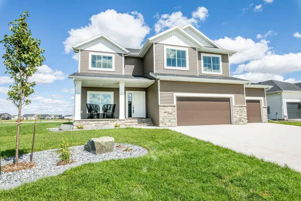 $729,900 | 8327 59th Street South, Horace, ND 58047