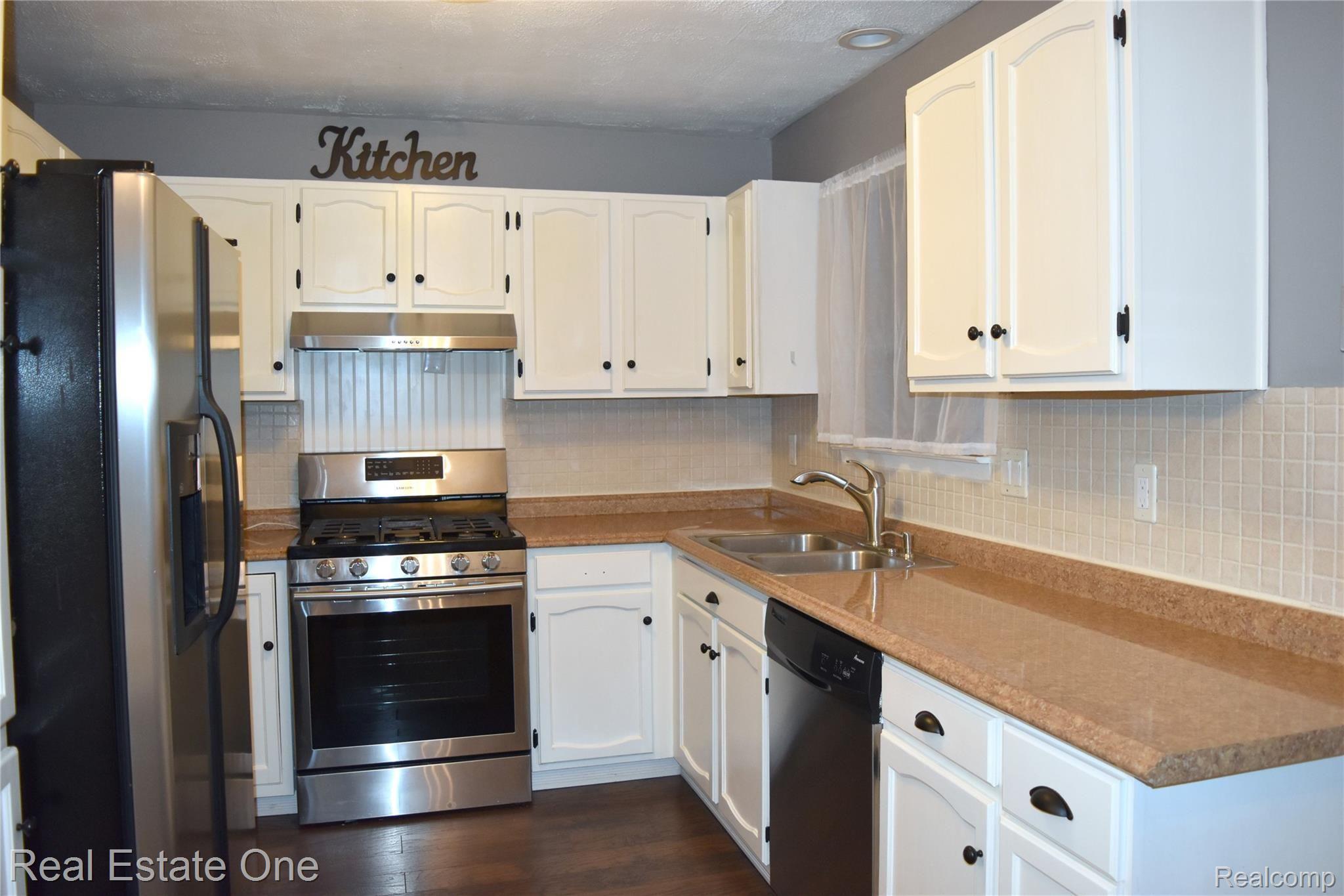 777 Kentucky Drive Rochester, MI 48307 - Photo 5 of 16 KT2Kentucky.jpg