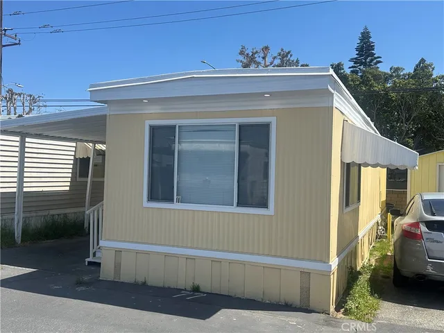 a view of a house with a outdoor space