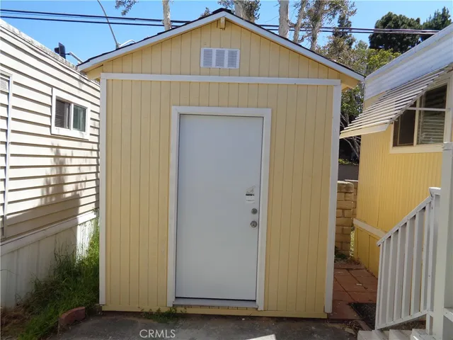 a front view of a house with garage