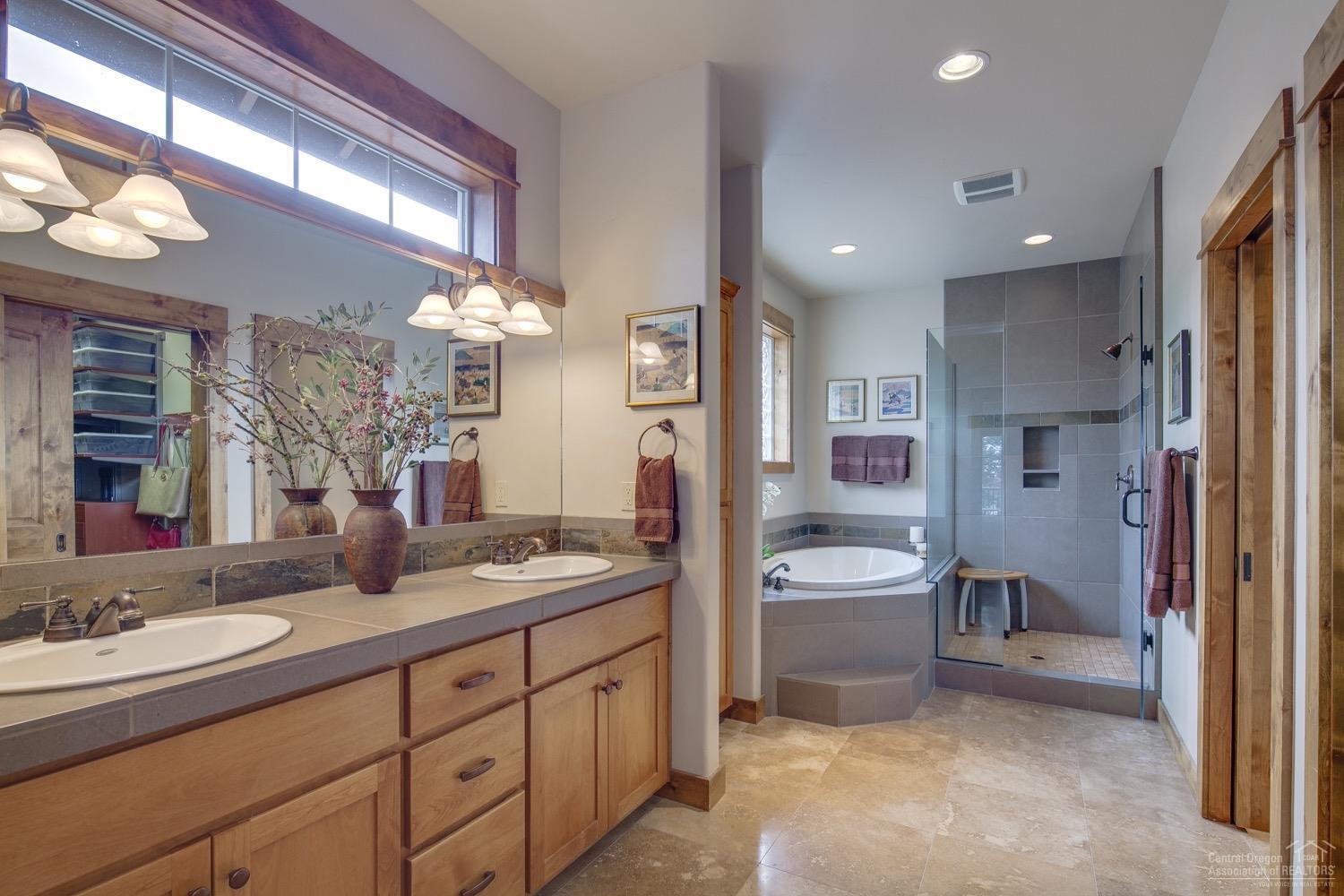 200 Vista Rim Drive Redmond, OR 97756 - Photo 20 of 25 Gallery Image 20