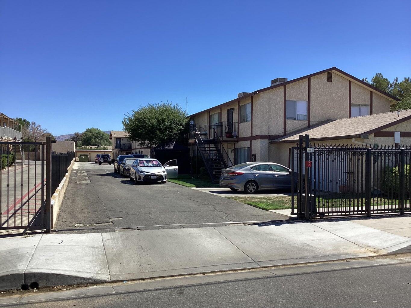 4128 L W Quartz Hill Ca West  