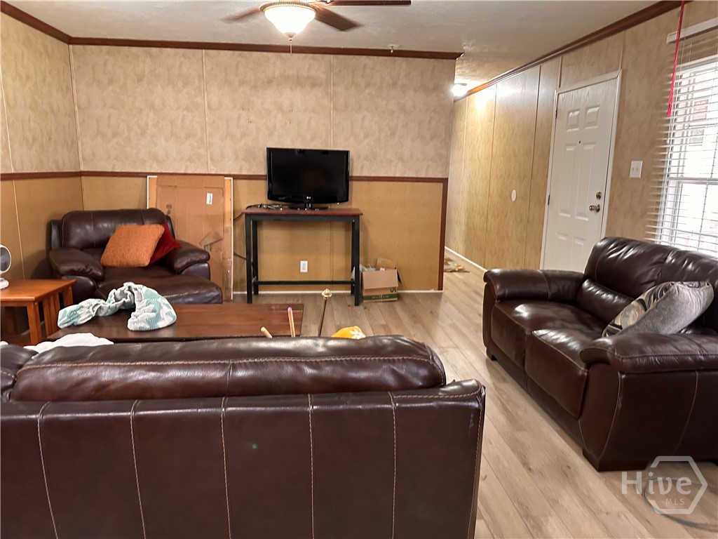 219-221 John Carter Road Bloomingdale, GA 31302 - Photo 20 of 46 221 livingroom