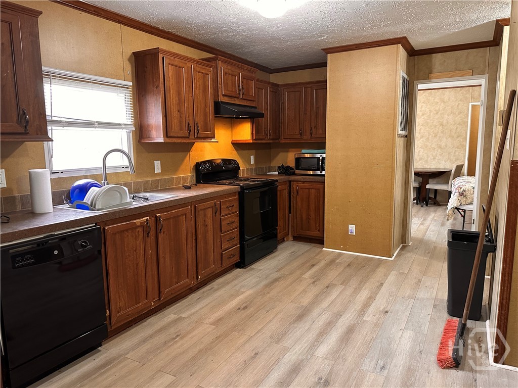 219-221 John Carter Road Bloomingdale, GA 31302 - Photo 22 of 46 221 kitchen/dinning area