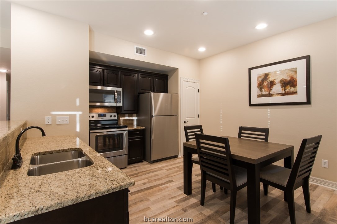 7273 John Sharp Parkway, Unit 1103 Bryan, TX 77807 - Photo 16 of 32